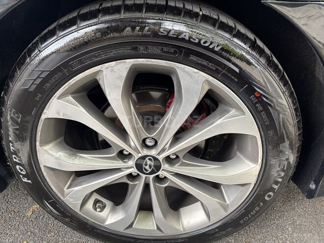 Hyundai Sonata-12