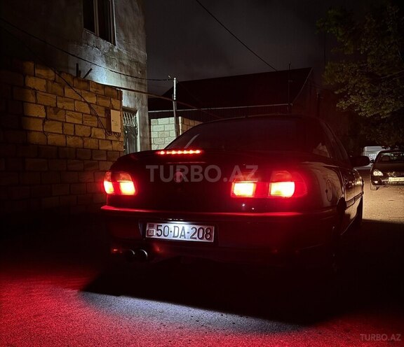 Opel Omega-2