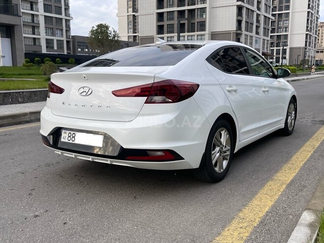 Hyundai Elantra-7