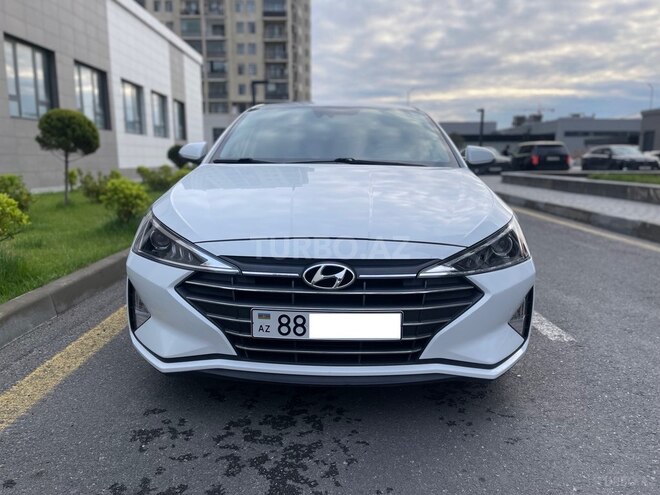 Hyundai Elantra-1