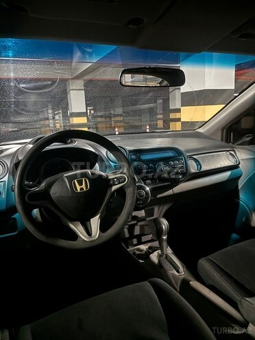 Honda Insight-4
