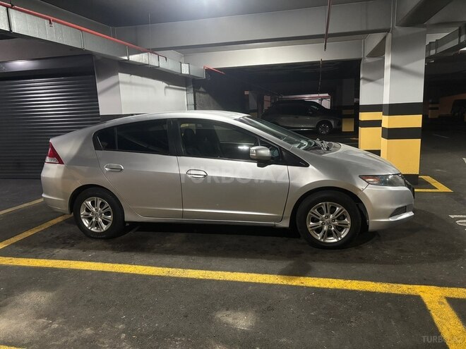 Honda Insight-3