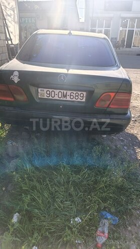 Mercedes E 200-4