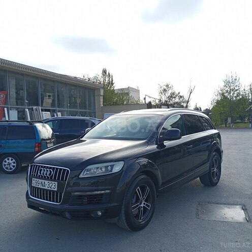 Audi Q7-7