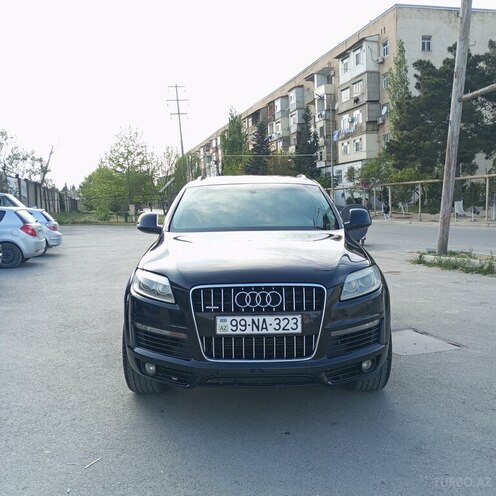 Audi Q7-1