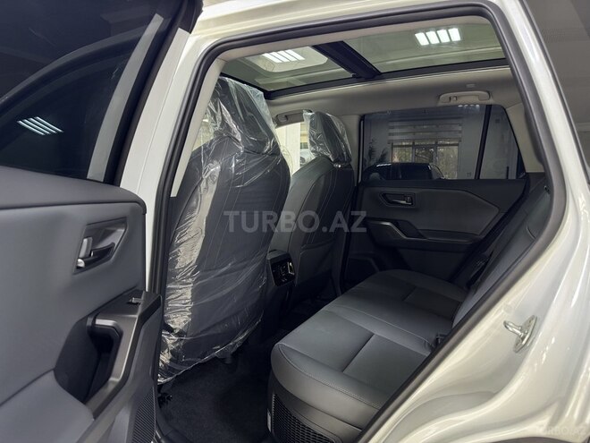 Toyota RAV4-24
