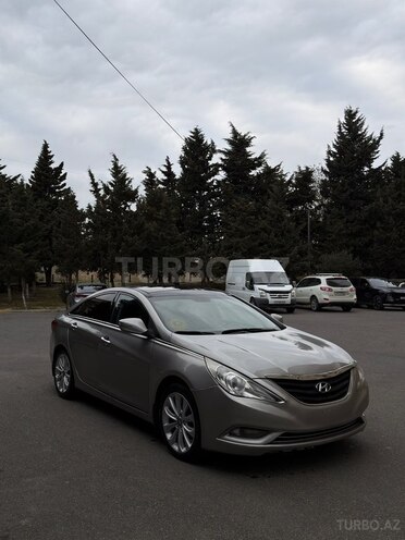 Hyundai Sonata-2