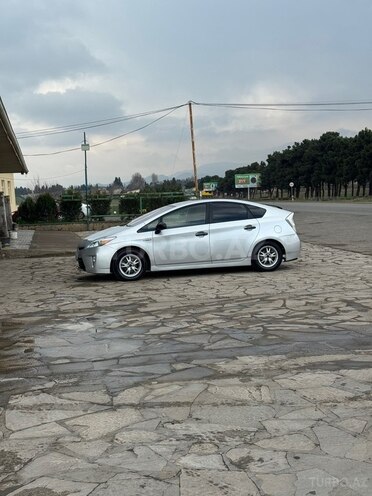 Toyota Prius-7