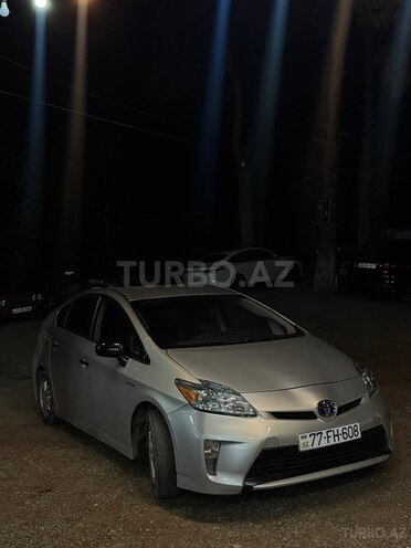 Toyota Prius-8