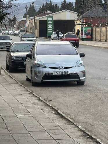 Toyota Prius-9