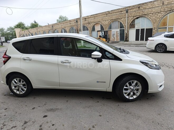 Nissan Note-2