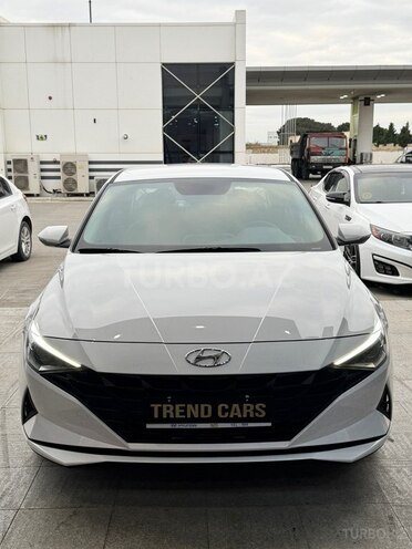 Hyundai Elantra-4