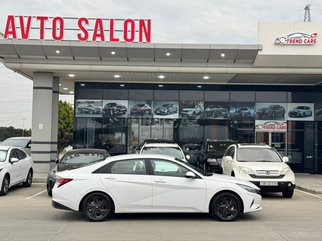 Hyundai Elantra-12