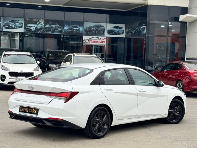 Hyundai Elantra-6