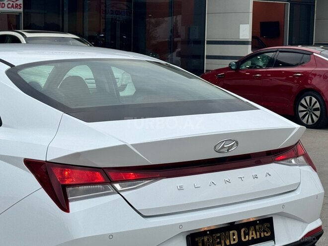 Hyundai Elantra-14