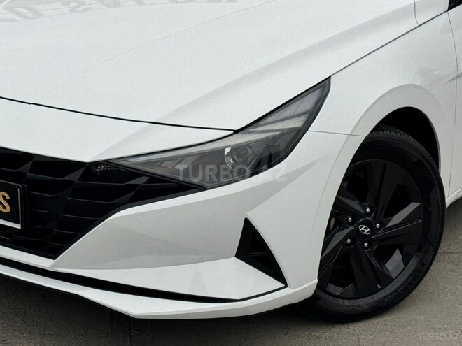 Hyundai Elantra-16