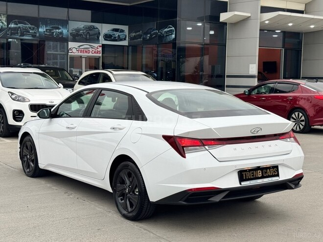 Hyundai Elantra-9