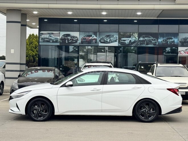 Hyundai Elantra-8