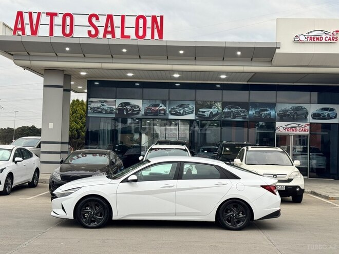 Hyundai Elantra-11