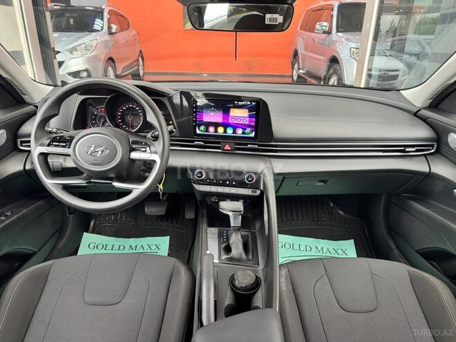 Hyundai Elantra-29