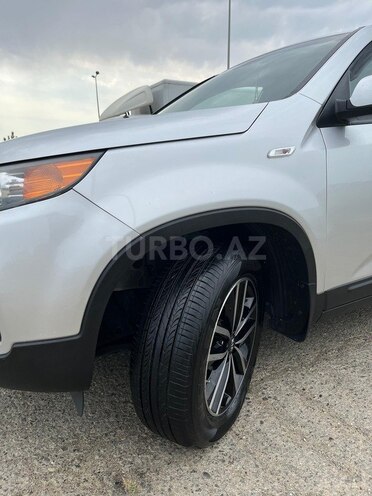 Kia Sorento-12