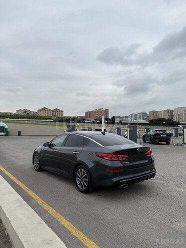 Kia Optima-4