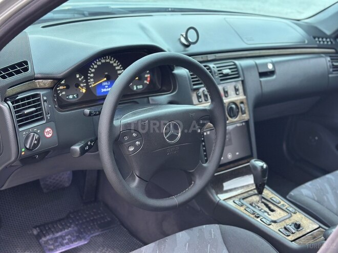 Mercedes E 240-14
