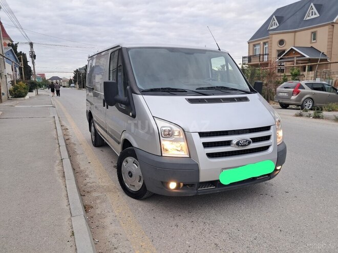 Ford Transit-3