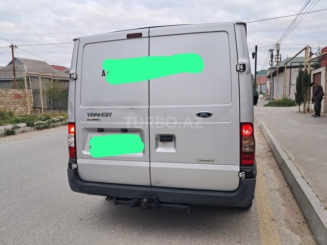 Ford Transit-4