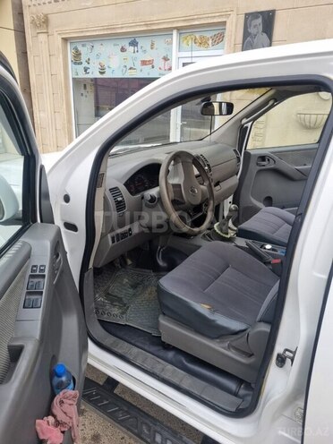 Nissan Navara-10