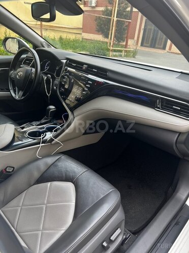 Toyota Camry-12