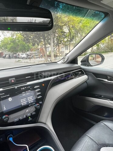 Toyota Camry-13
