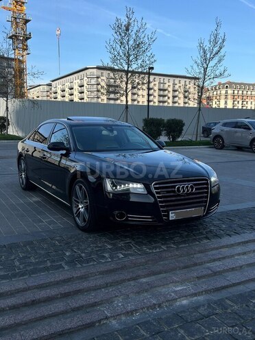 Audi A8-1