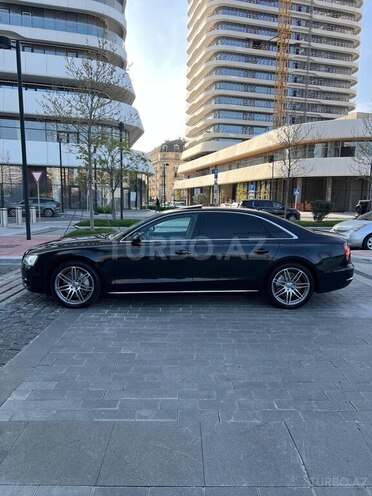 Audi A8-2