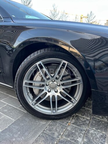 Audi A8-4