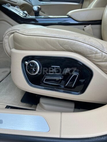 Audi A8-6