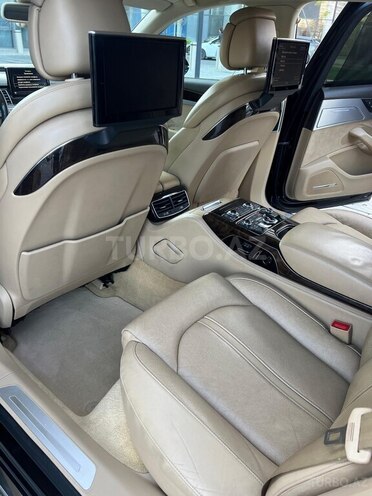 Audi A8-9