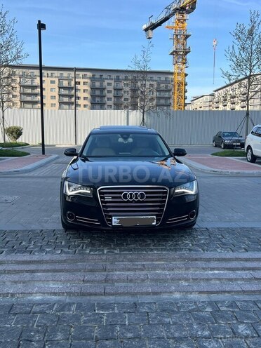 Audi A8-11