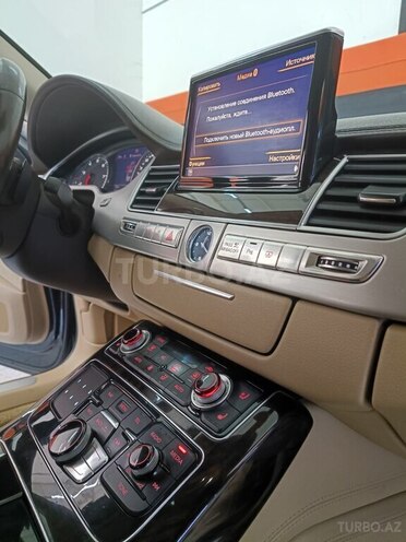Audi A8-15