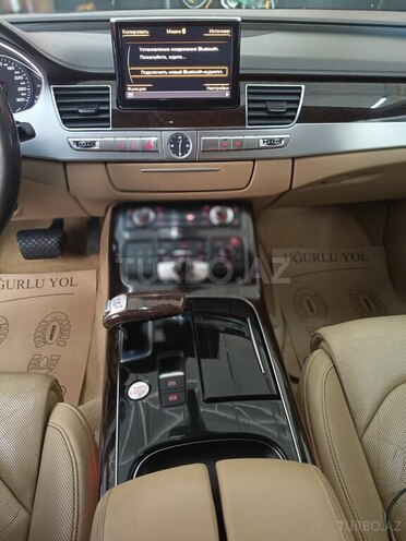 Audi A8-13