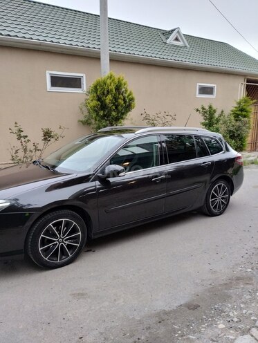 Renault Laguna-8
