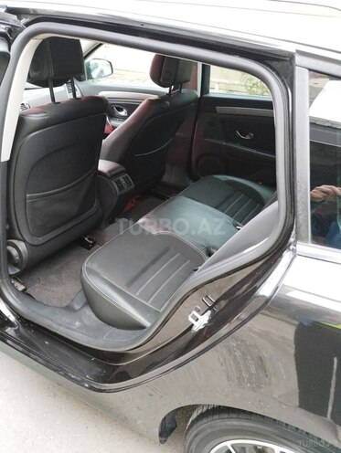 Renault Laguna-11