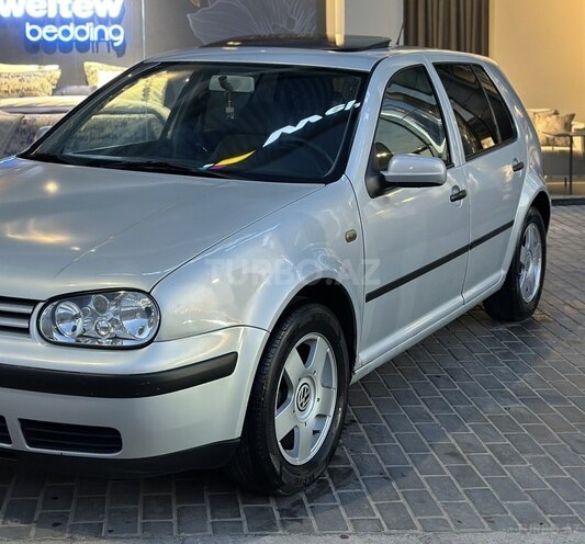 Volkswagen Golf-2