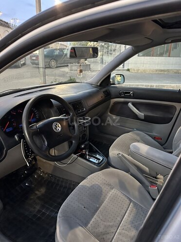 Volkswagen Golf-10