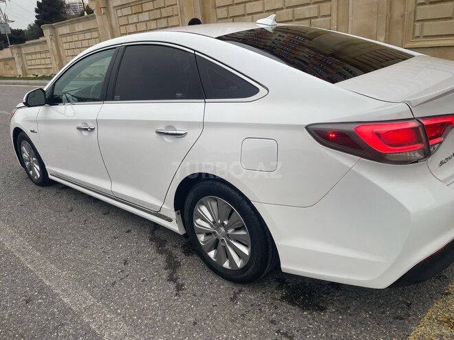 Hyundai Sonata-6