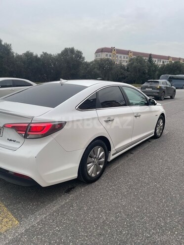 Hyundai Sonata-5