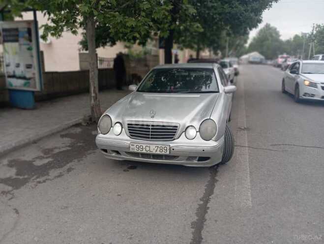 Mercedes E 220-5