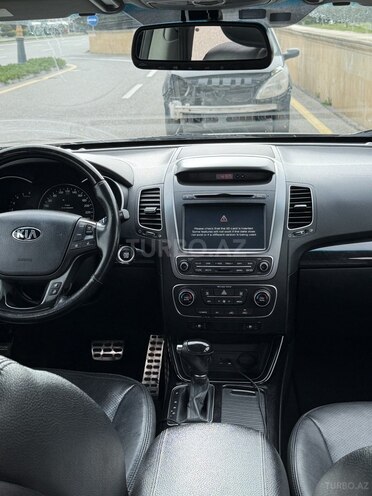 Kia Sorento-9