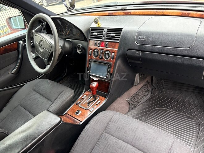 Mercedes C 200-11