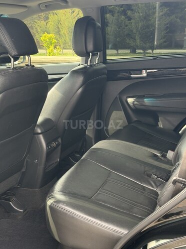 Kia Sorento-13